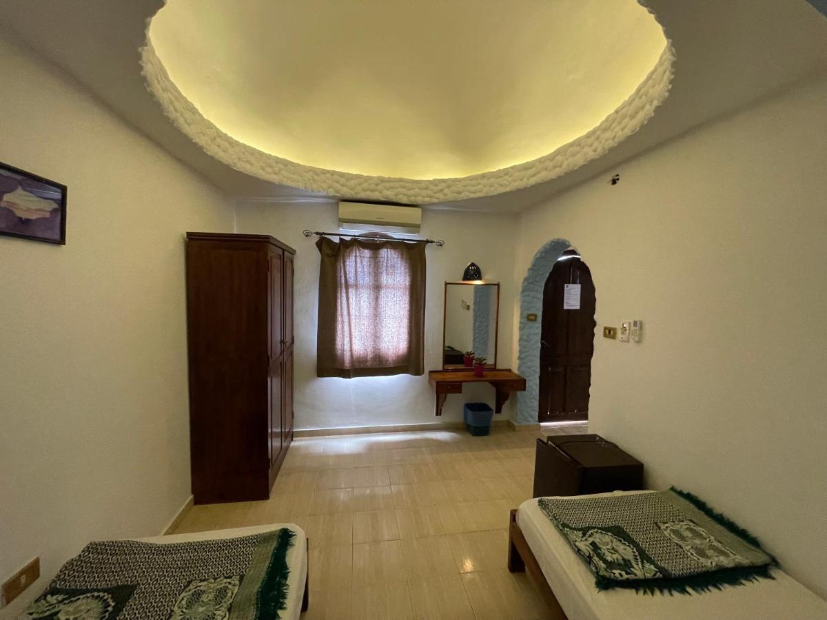Dolphin Camp Hotel Дахаб Екстериор снимка