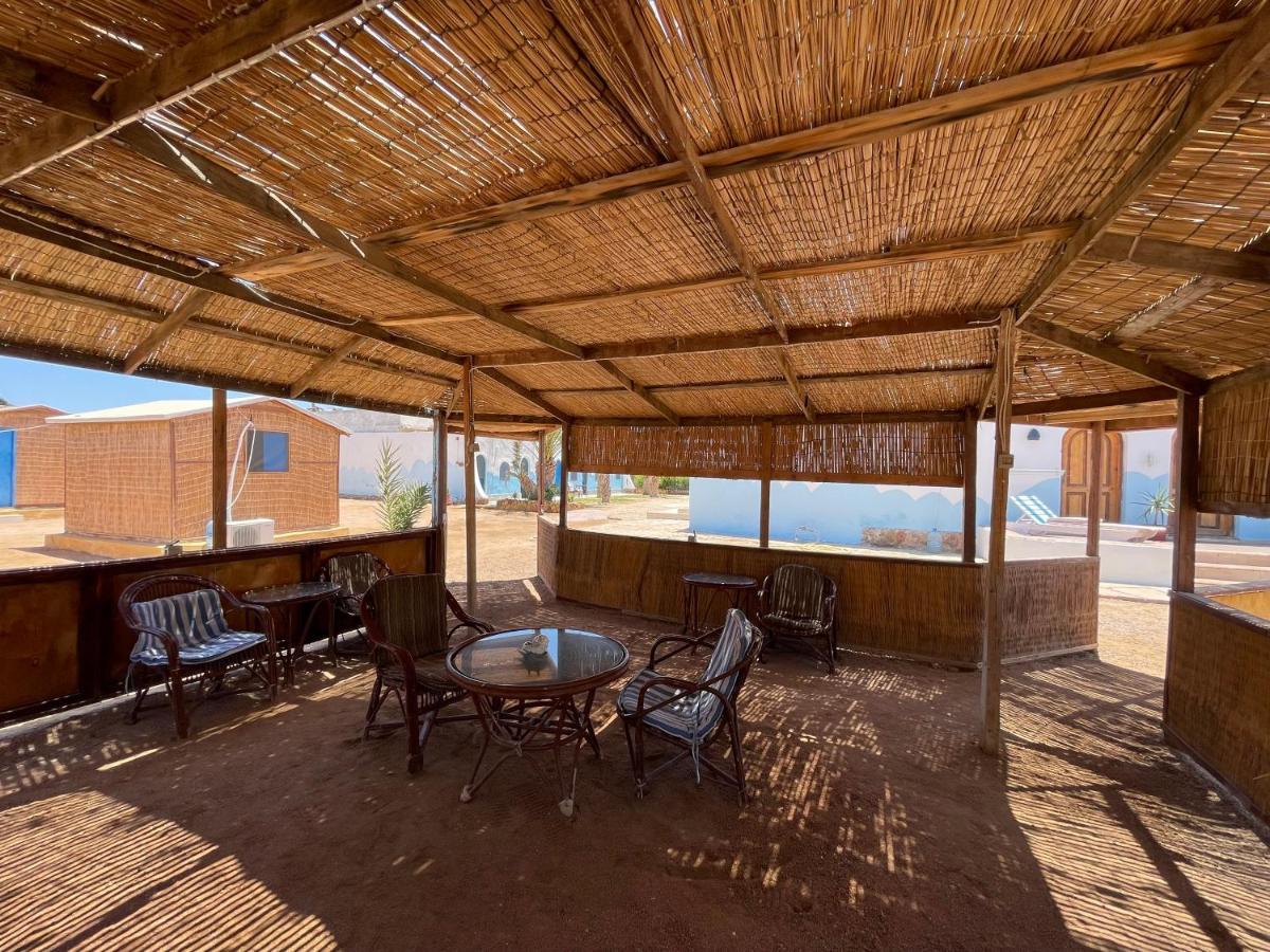 Dolphin Camp Hotel Дахаб Екстериор снимка