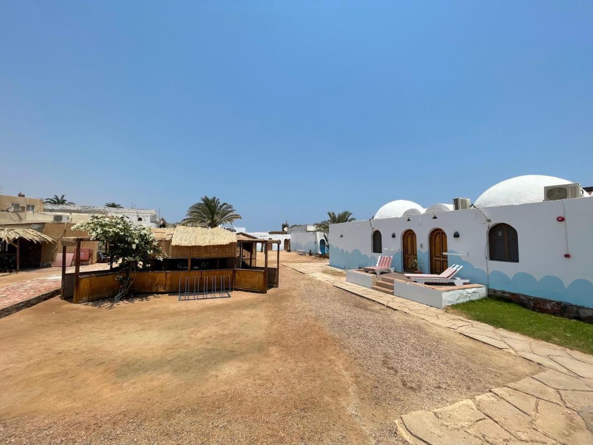 Dolphin Camp Hotel Дахаб Екстериор снимка