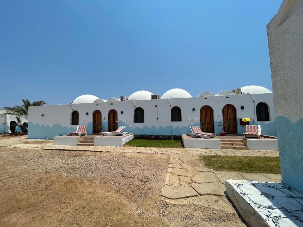 Dolphin Camp Hotel Дахаб Екстериор снимка