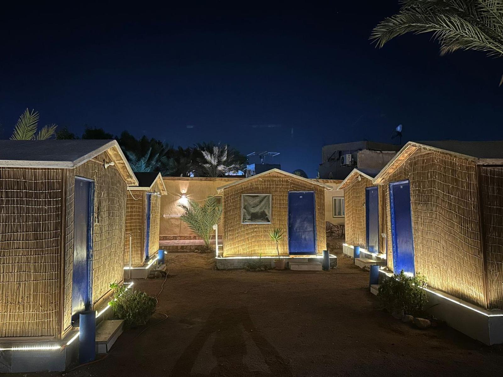 Dolphin Camp Hotel Дахаб Екстериор снимка